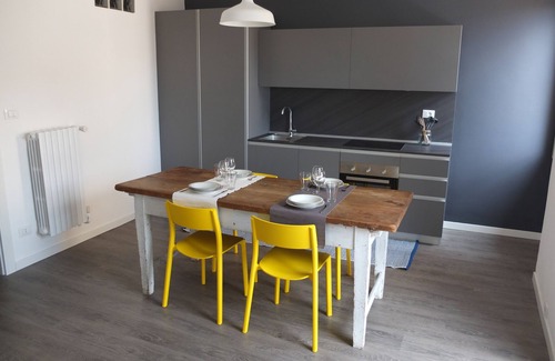 Desenzano del Garda City Centre Apartment | Casa Costa Nuovissima in Centro Storico