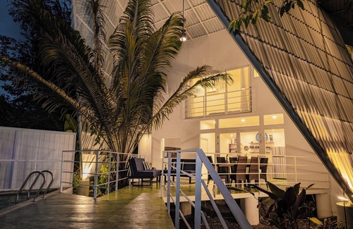Puerto Viejo de Talamanca House | Casa Velero - Luxurious Tropical Escape in amazing Puerto Viejo with WiFi, AC