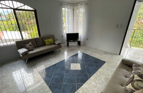 San Isidro de El General House | Casa Celeste