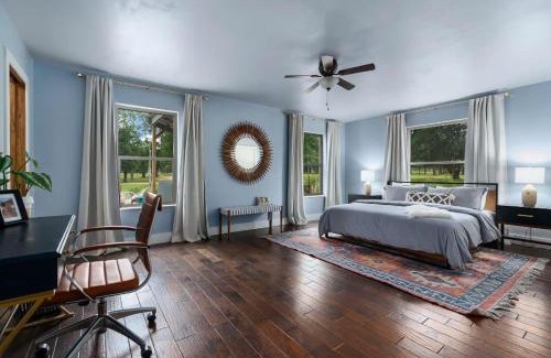 Fredericksburg House | Casa Crabapple Sleeps 13 Private and Hot Tub