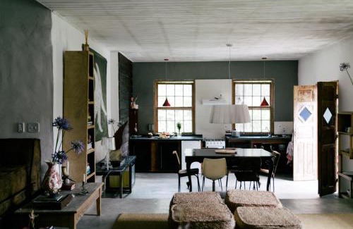 Salesopolis House | Casa Crudo, PRIVACIDADE NA MATA ATLÂNTICA, piscina, trilhas e descanso