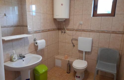 Varmaga House | Casa cu flori