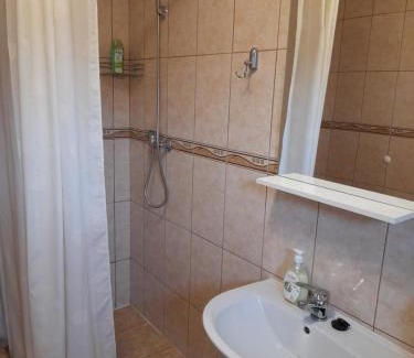 Varmaga House | Casa cu flori