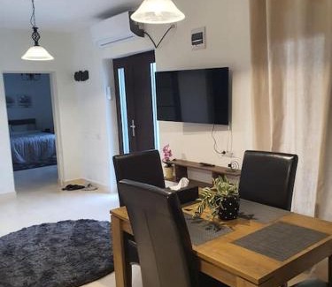 Pantelimon House | Casa cu flori
