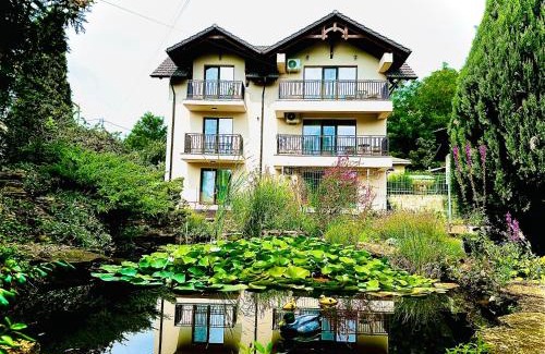 Riscani Apartment | Casa cu nuferi