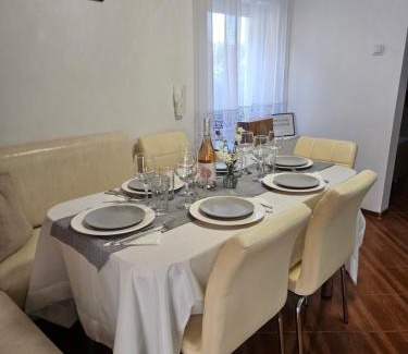 Vale House | Casa Cu Vie