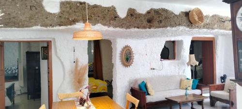 Juncalillo House | Casa Cueva Rural Trébola, Artenara