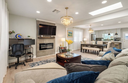 Del Aire House | Casa CW Tranquility House near LAX, fits 10 peoplen