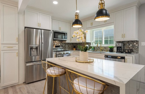 Del Aire House | Casa CW Tranquility House near LAX, fits 10 peoplen