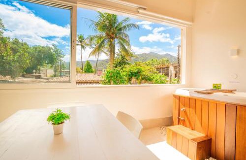 Juquehy House | Casa d'Aroeira Residencial Boutique - Centro de Juqueí - 2 quadras do mar - Serviço de Praia - Roupa de Cama 600 fios algodão Egípcio - Toalhas Banho e Praia - Tudo Novo - Estacionamento Interno - Cozinha - Consulte unidades com Ofurô Hidro e Cromoterapia