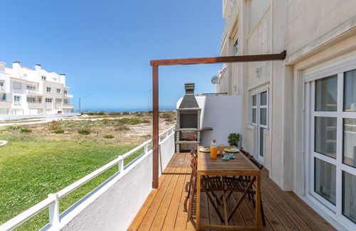 Peniche Apartment | Casa da Areia - Cozy Seaside Retreat