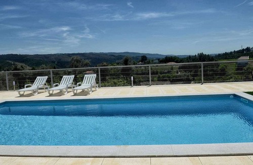 Codecoso House | Casa da Caneleira (Camélias de Basto)