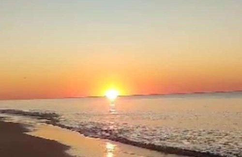 Caravelas House | Casa da Cris em Praia do Grauçá com Wi-Fi, ar condicionado e garagem