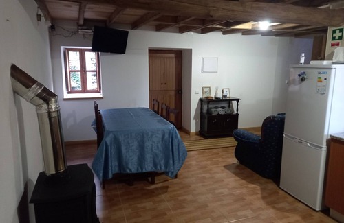 Lousa Villa | Casa da Esperança (4 bedrooms in a Schist village)