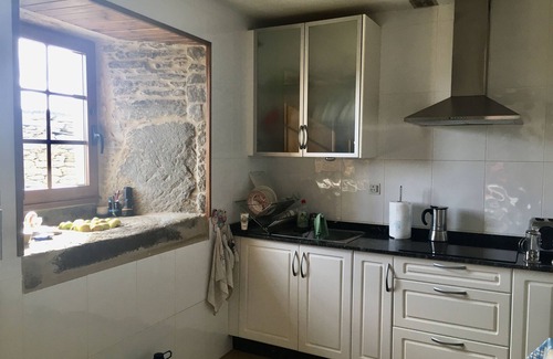 Portomarin House | Casa da Forxa is a renovated former forge/smithy in lovely hamlet setting.