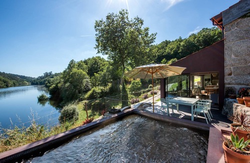 Beijos Villa | Casa da Garca . River View and Private Pool