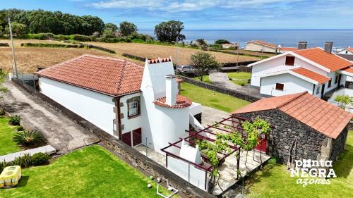 Biscoitos House | Casa da Hortênsia Roxa by Ponta Negra Azores