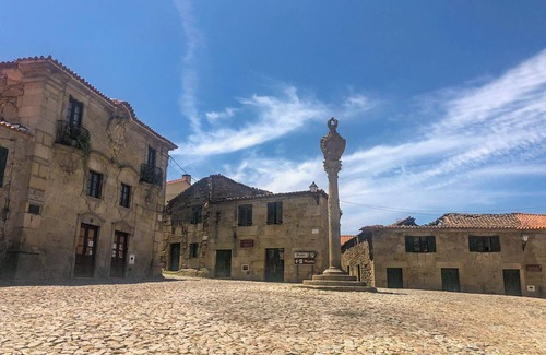 Vila Nova de Foz Coa House | Casa da Praça - Retreat in a traditional village in the Portuguese countryside