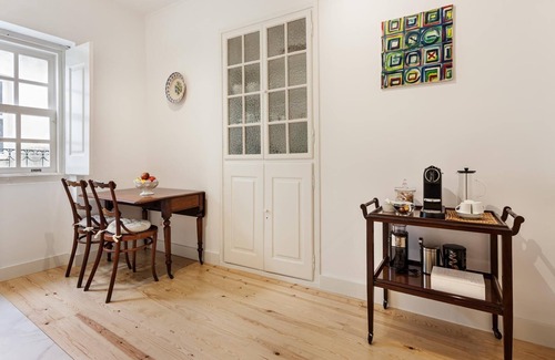 Evora Apartment | Casa das Arcadas - free GARAGE - Praça de Giraldo - Historic Center