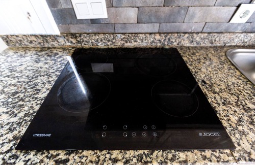 Castelo de Paiva Ski Chalet | Casa das Dognas by Hopstays | River View