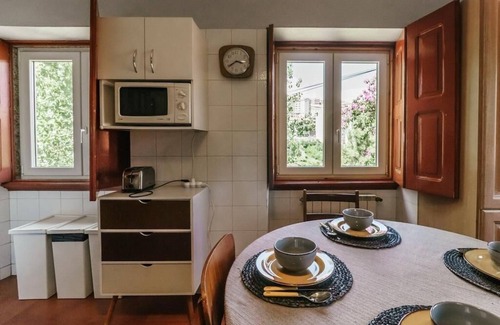 Covilha Cottage | Casa das Essências, Country House in the City