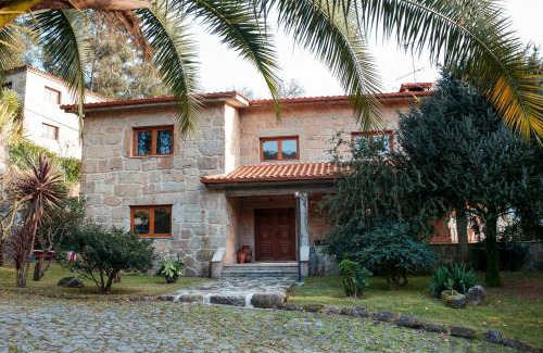 Amares House | Casa das Flores