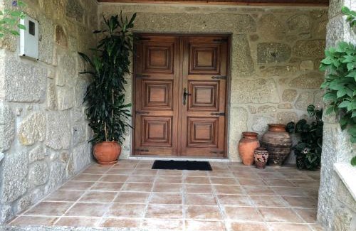 Amares House | Casa das Flores