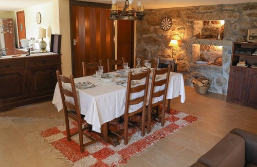 Baiao House | Casa das Lages - Three Bedroom House, Sleeps 7