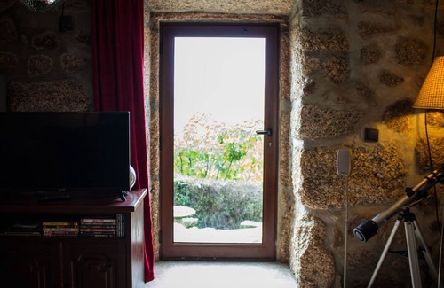 Baiao House | Casa das Lages - Three Bedroom House, Sleeps 7