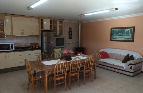 Universitario House | Casa das Palmeiras + Quiosque