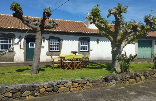 Altares House | Casa das Vaquinhas, charming retreat located on the picturesque Terceira island