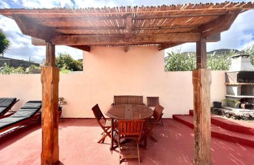 Mocanal House | Casa de 3 dormitorios con vistas al mar, barbacoa y terraza