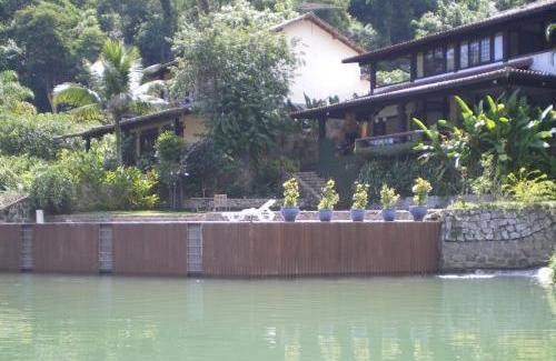 Portogalo Villa | Casa de 730m2 no Exclusivo Condomínio Portogalo com Piscina Privada e Cais para iates de até 55 Pés