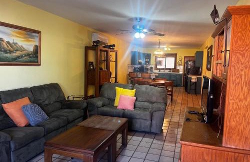 San Felipe House | Casa de al lado - 2 bedroom house w/bonus bunkhouse!