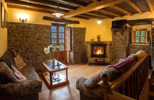 Naraval House | Casa de Aldea Vache