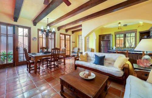 Nopolo House | CASA DE ALOHA cozy 2-bedroom, 2 bathrooms Home