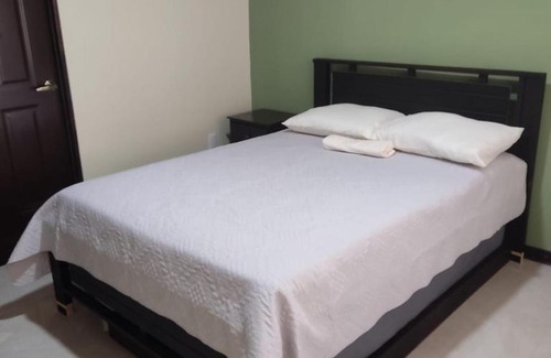 Parrita House | Casa de Amigos