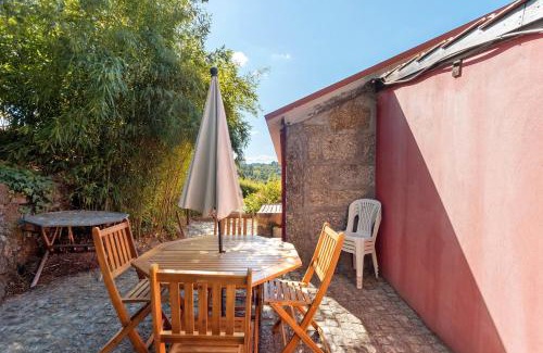 Beijos House | Casa de Andrães Camélias