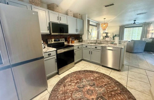 Haines City Villa | Casa De Augustine - Newly renovated 3 bed pool home with golf course views