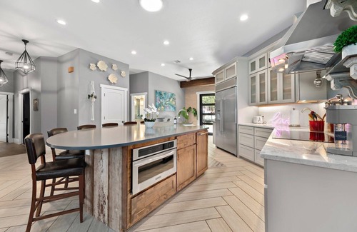 Austin Lake Estates House | Casa de Austin : Private Luxury Home On Secluded Lot; Awesome Pool/Hot Tub!