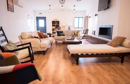 Arraiolos Apartment | Casa de Baco - Pool paradise with room to roam