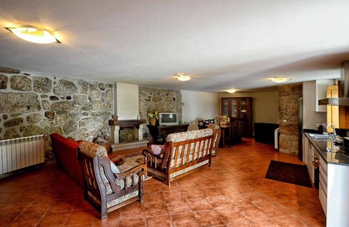 Molares House | Casa de Barreiros (Camélias de Basto)