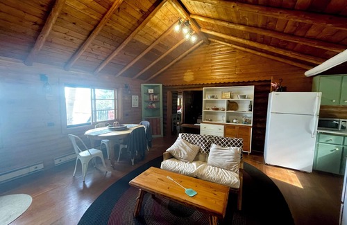 Northern Ontario Cabin | Casa de Campo, a magical log cabin nestled in the woods directly on the lake.