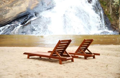 Domingos Martins House | CASA DE CAMPO Banheira, Lareira e Cachoeira