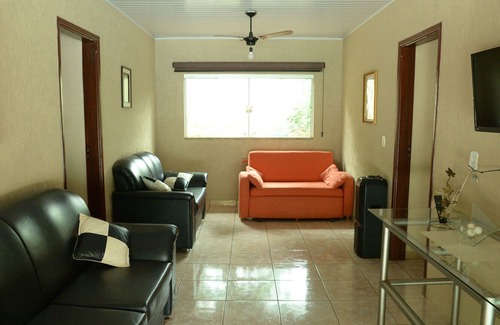 Delta House | Casa de campo c WiFi, piscina e churrasq -Delta/MG