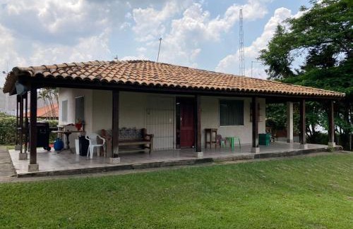 Americana House | Casa de Campo em frente ao Lago em Americana-SP