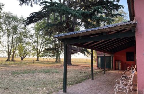 Gowland House | Casa de campo “Los Ombues”