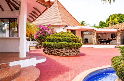 Nueva Gorgona House | Casa de Campo Mia