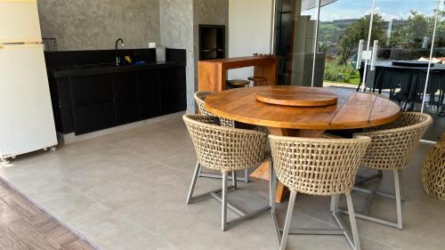 Itai House | Casa de Campo na Represa, Rivieira de Santa Cristina III