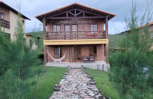 Novo Gravata House | Casa de Campo Novo gravatá em condomínio, lazer completo com piscina compartilhada, churraqueira e forno a lenha privado e uma vista espetacular e com aquele friozinho